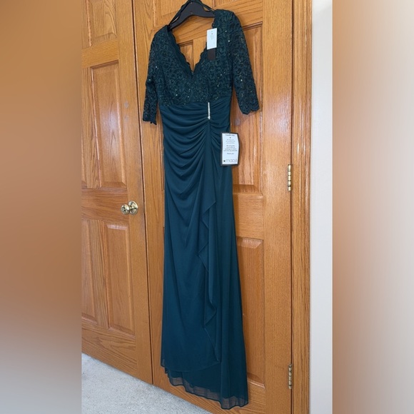 BETSY & ADAM WOMEN’S FORMAL DRESS PINE GREEN ON 3/4 SLEEVE SHEER AUTHENTIC NWT - Picture 10 of 10